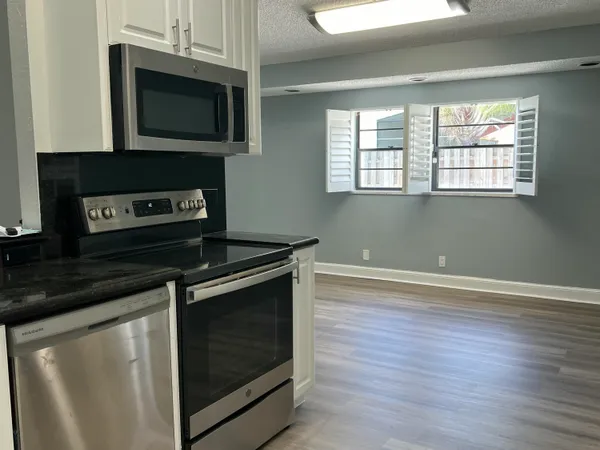 $4,600 | 21023 Rustlewood Avenue, Boca Raton, FL 33428