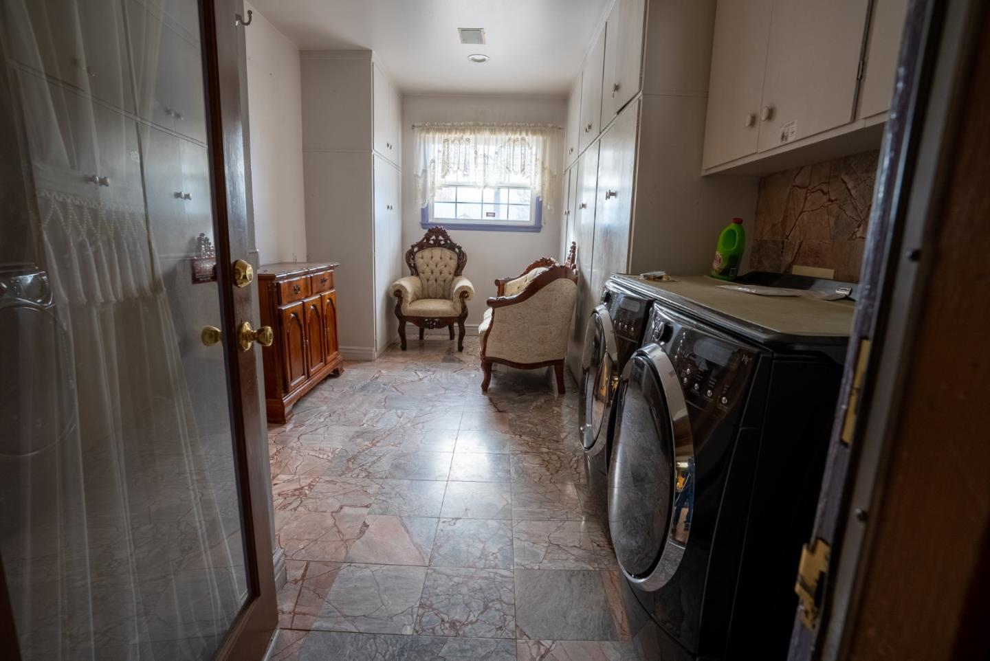 2317 Alisal Road Salinas, CA 93908 - Photo 13 of 32 Gallery Image 13