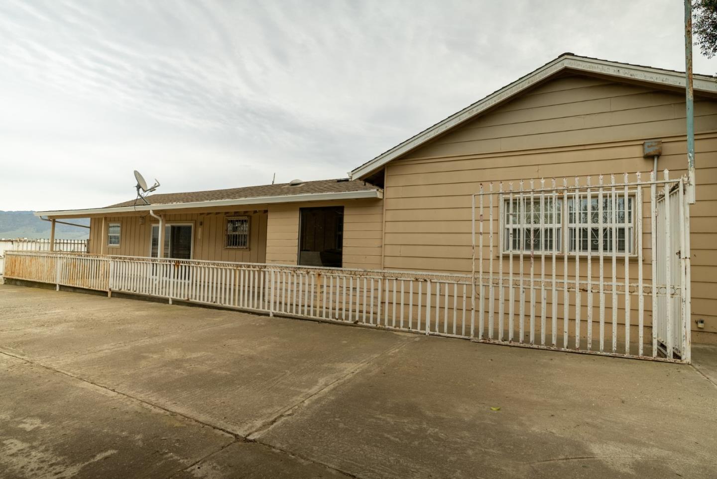 2317 Alisal Road Salinas, CA 93908 - Photo 23 of 32 Gallery Image 23