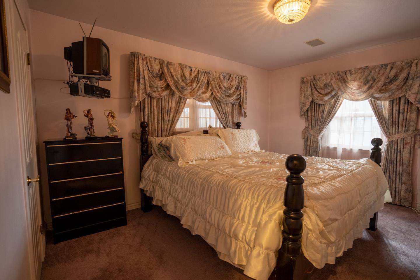 2317 Alisal Road Salinas, CA 93908 - Photo 7 of 32 Gallery Image 7