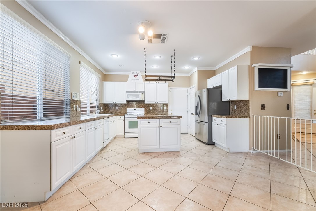 894 Sir Winston Street Henderson, NV 89052 - Photo 20 of 40