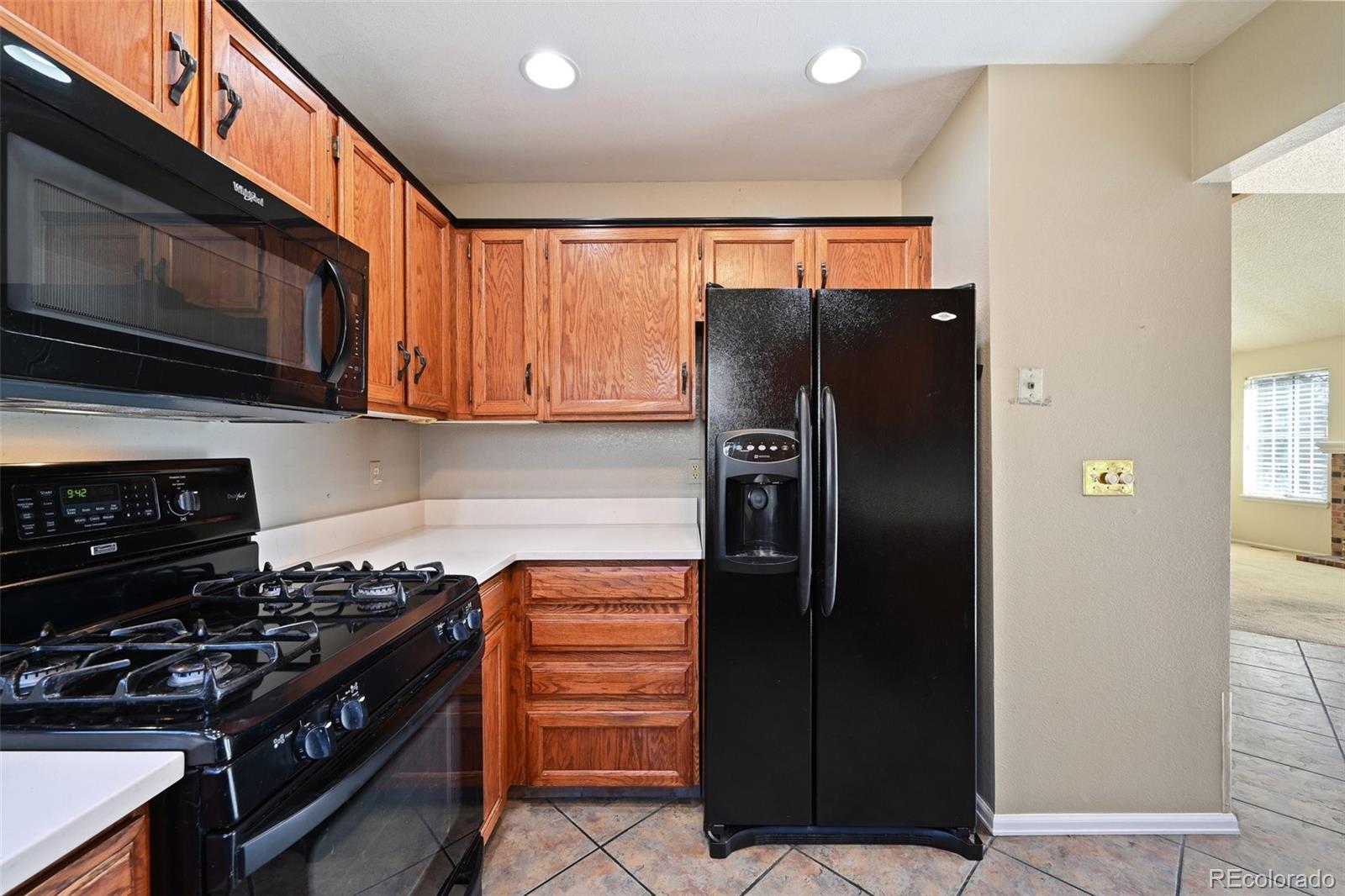 3990 South Rifle Court Aurora, CO 80013 - Photo 13 of 37