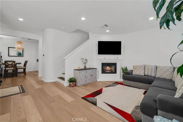 $565,000 | 19415 Opal Lane, Saugus, CA 91350