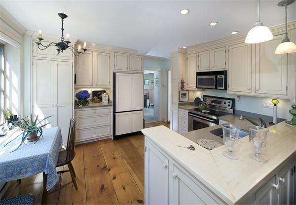 28 Foster Street Marblehead, MA 01945 - Photo 3 of 23