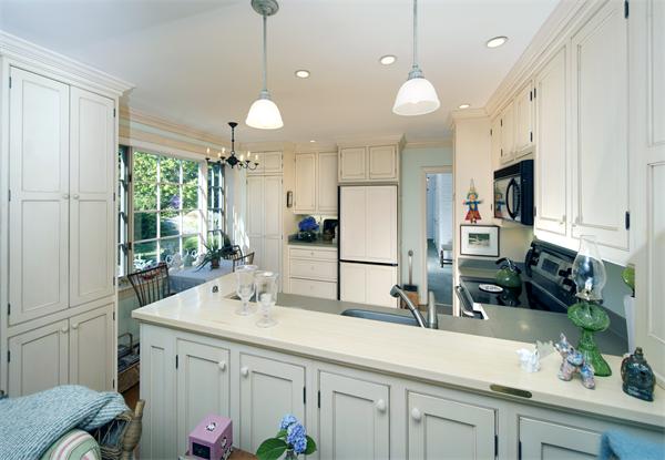 28 Foster Street Marblehead, MA 01945 - Photo 4 of 23