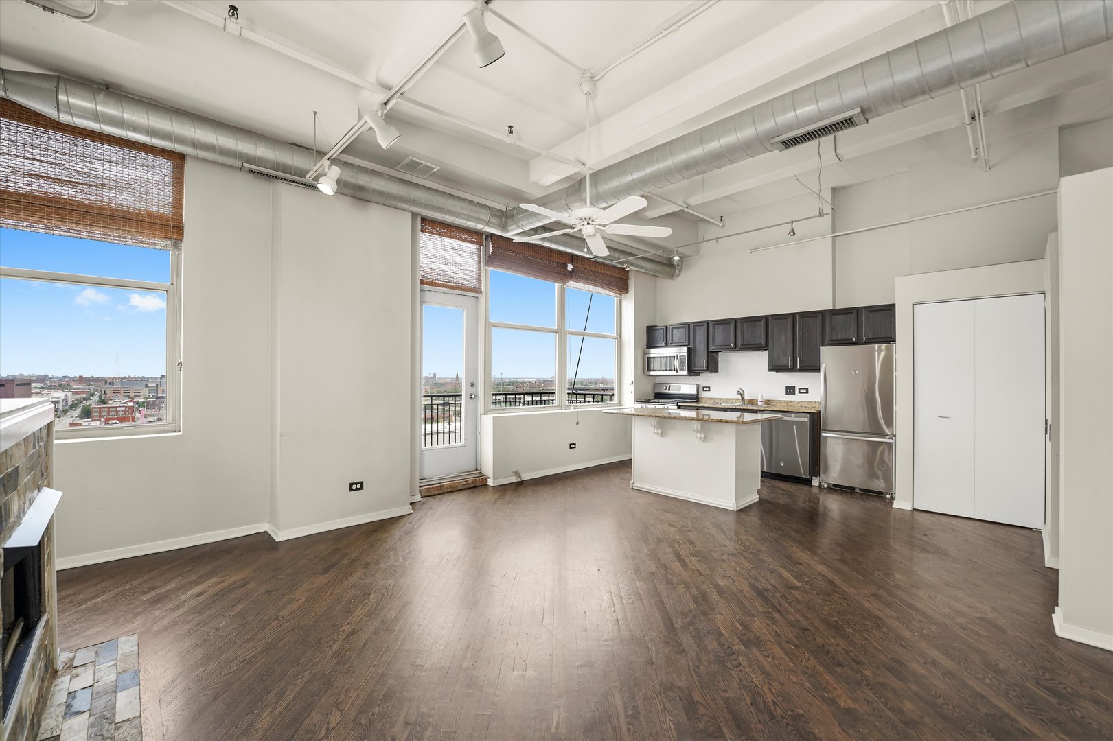 500 South Clinton Street, Unit 1011 Chicago, IL 60607 - Photo 3 of 31