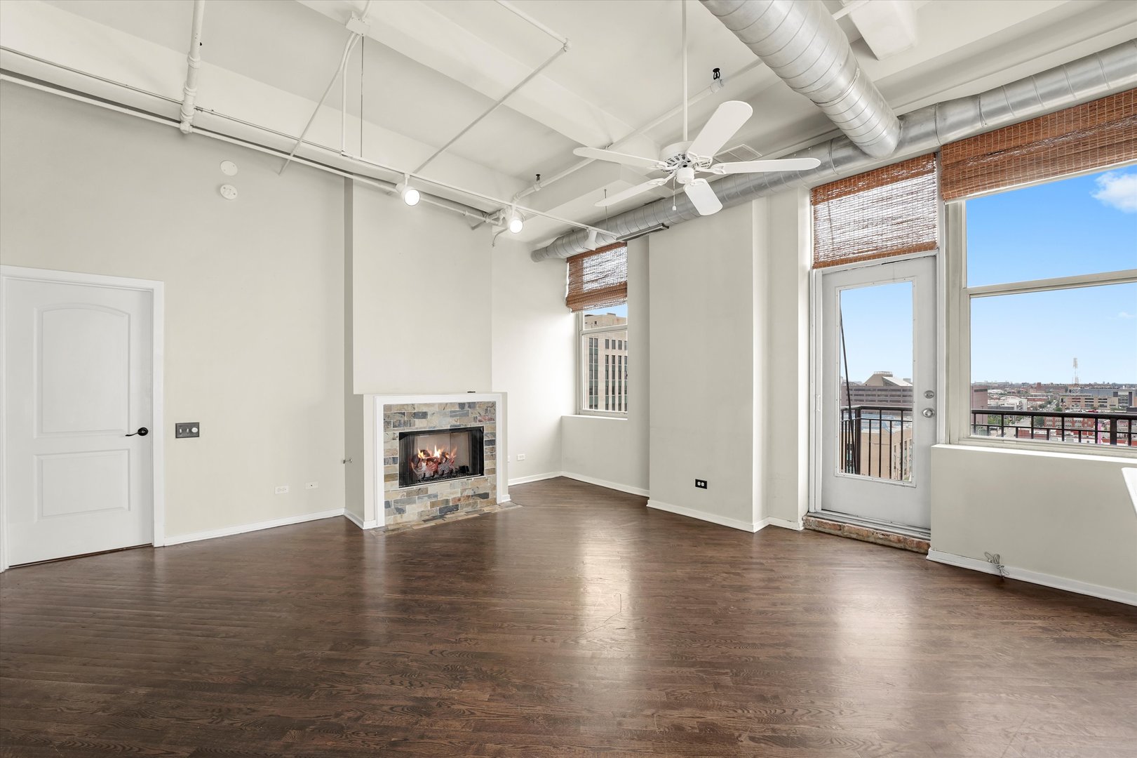 500 South Clinton Street, Unit 1011 Chicago, IL 60607 - Photo 7 of 31