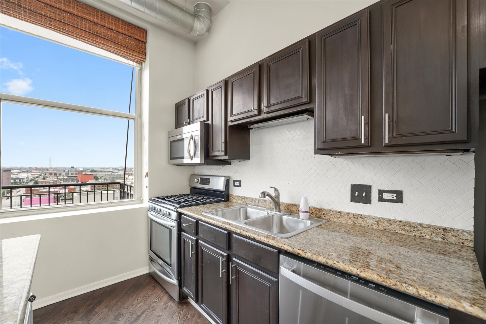 500 South Clinton Street, Unit 1011 Chicago, IL 60607 - Photo 8 of 31