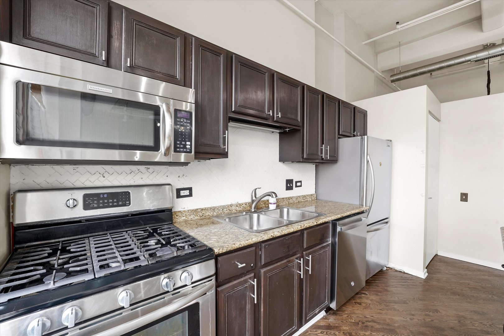 500 South Clinton Street, Unit 1011 Chicago, IL 60607 - Photo 9 of 31