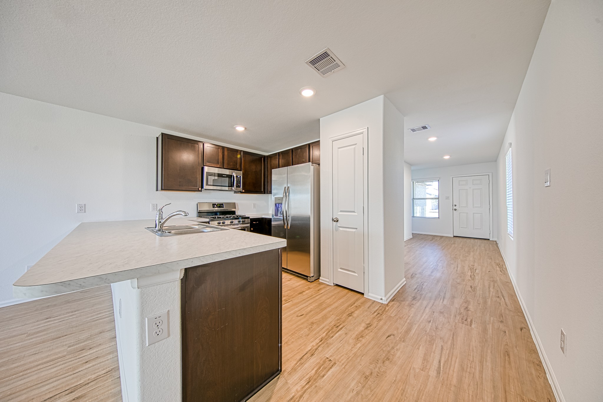14418 Woodcott Warren Way Rosharon, TX 77583 - Photo 12 of 29