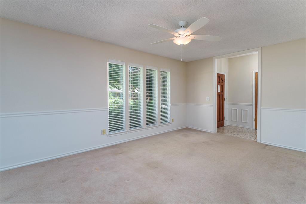 1008 Rocky Canyon Road Arlington, TX 76012 - Photo 8 of 37