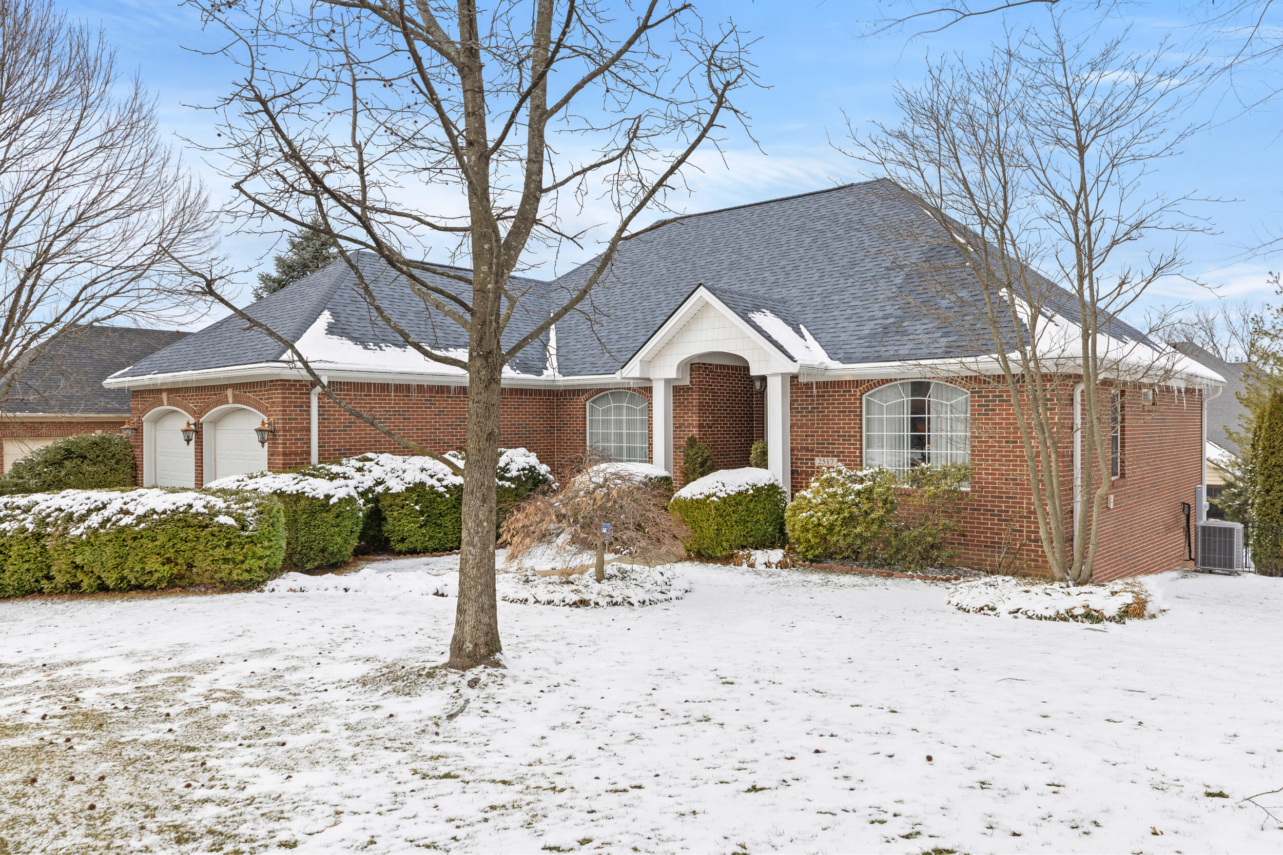 2517 Ridgefield Lane Lexington, KY 40509 - Photo 38 of 38 Front Side