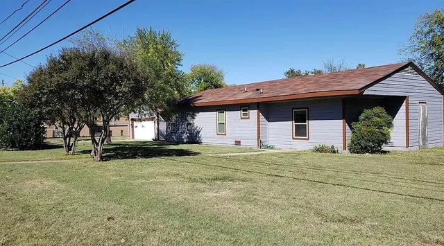 $250,000 | 2737 West Camp Wisdom Road, Dallas, TX 75237