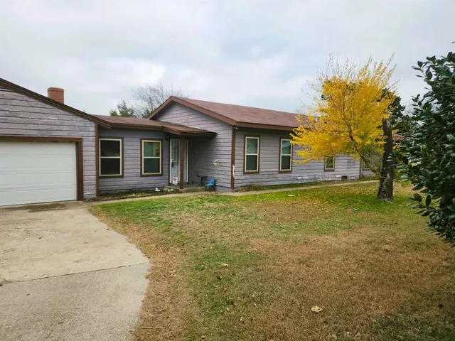 $250,000 | 2737 West Camp Wisdom Road, Dallas, TX 75237