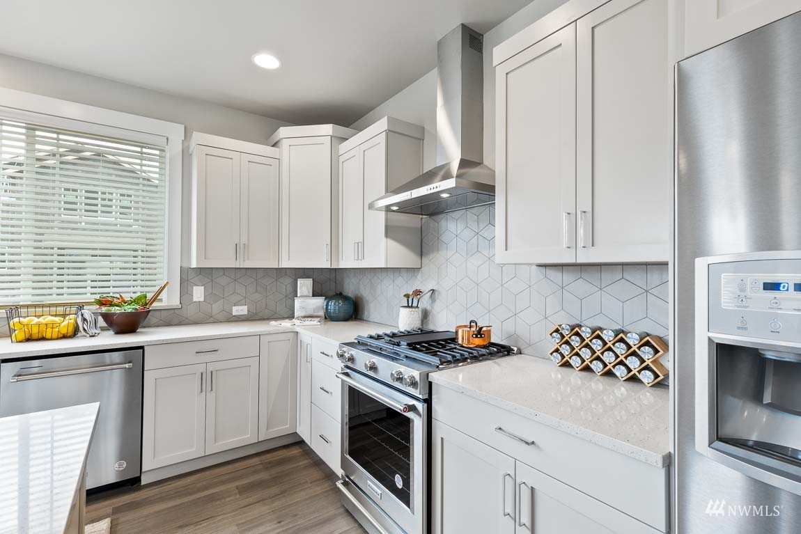 19612 3rd Drive Southeast, Unit 6 Bothell, WA 98012 - Photo 3 of 11 Gallery Image 3