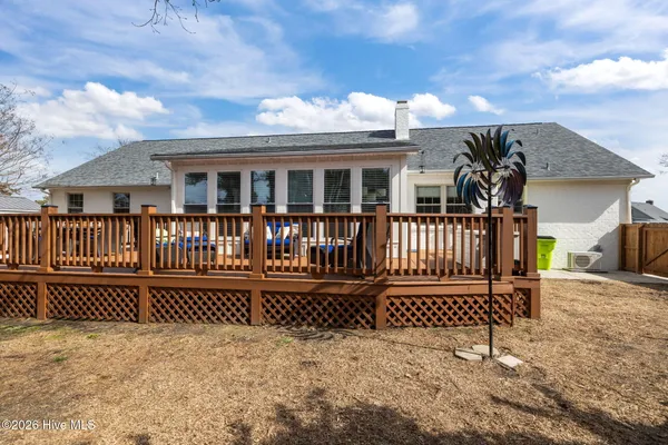 $520,000 | 100 Stevens Court, Swansboro, NC 28584