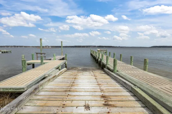 $520,000 | 100 Stevens Court, Swansboro, NC 28584