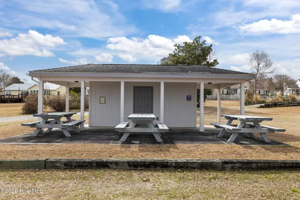 $520,000 | 100 Stevens Court, Swansboro, NC 28584