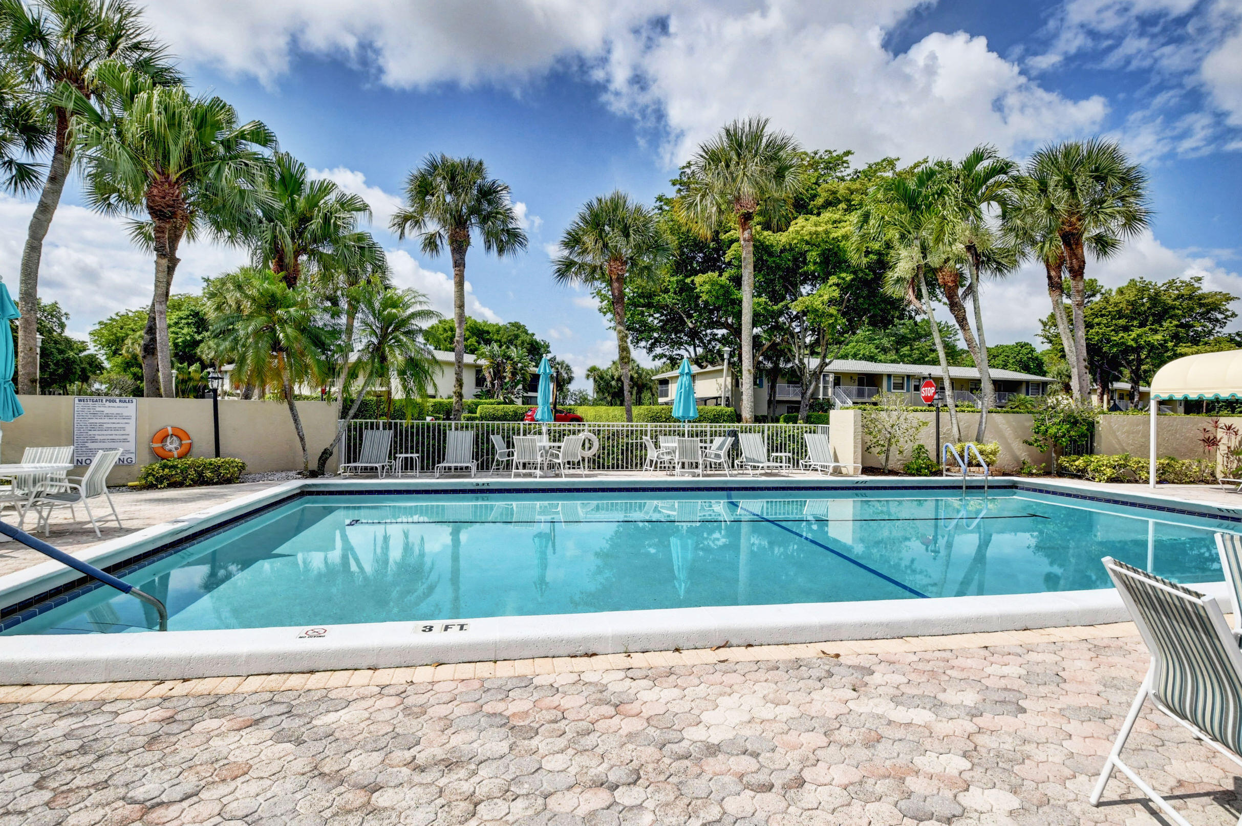 18 Westgate Lane, Unit 18F Boynton Beach, FL 33436 - Photo 26 of 37 33_westgate (3)