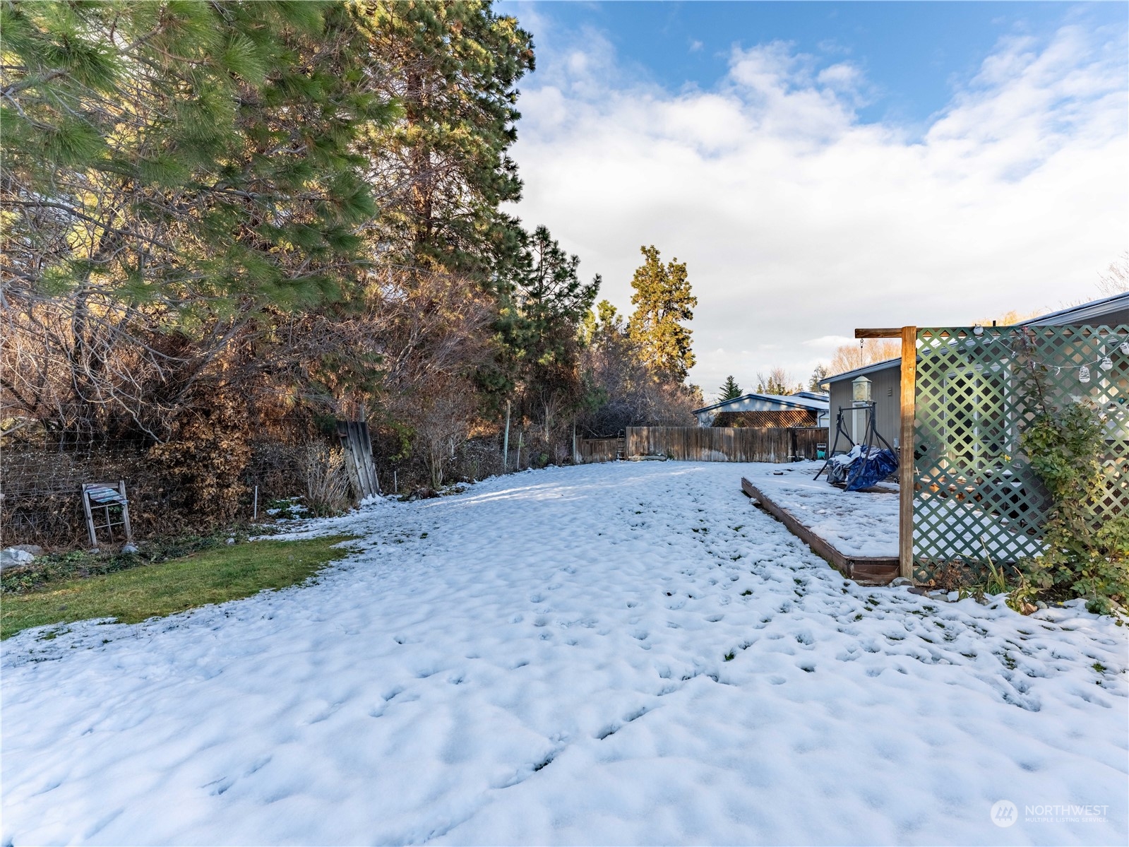 14918 Burkey Street Entiat, WA 98822 - Photo 32 of 39 a view of a yard with wooden fence