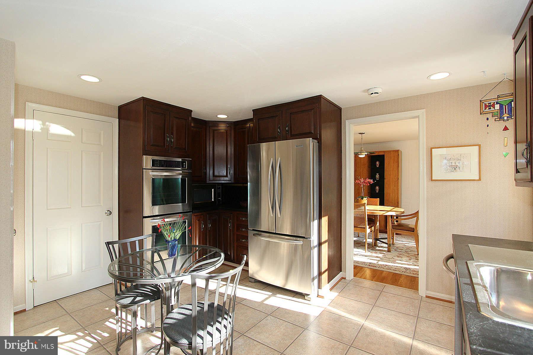 9800 Canal Road Gaithersburg, MD 20886 - Photo 11 of 30 Kitchen