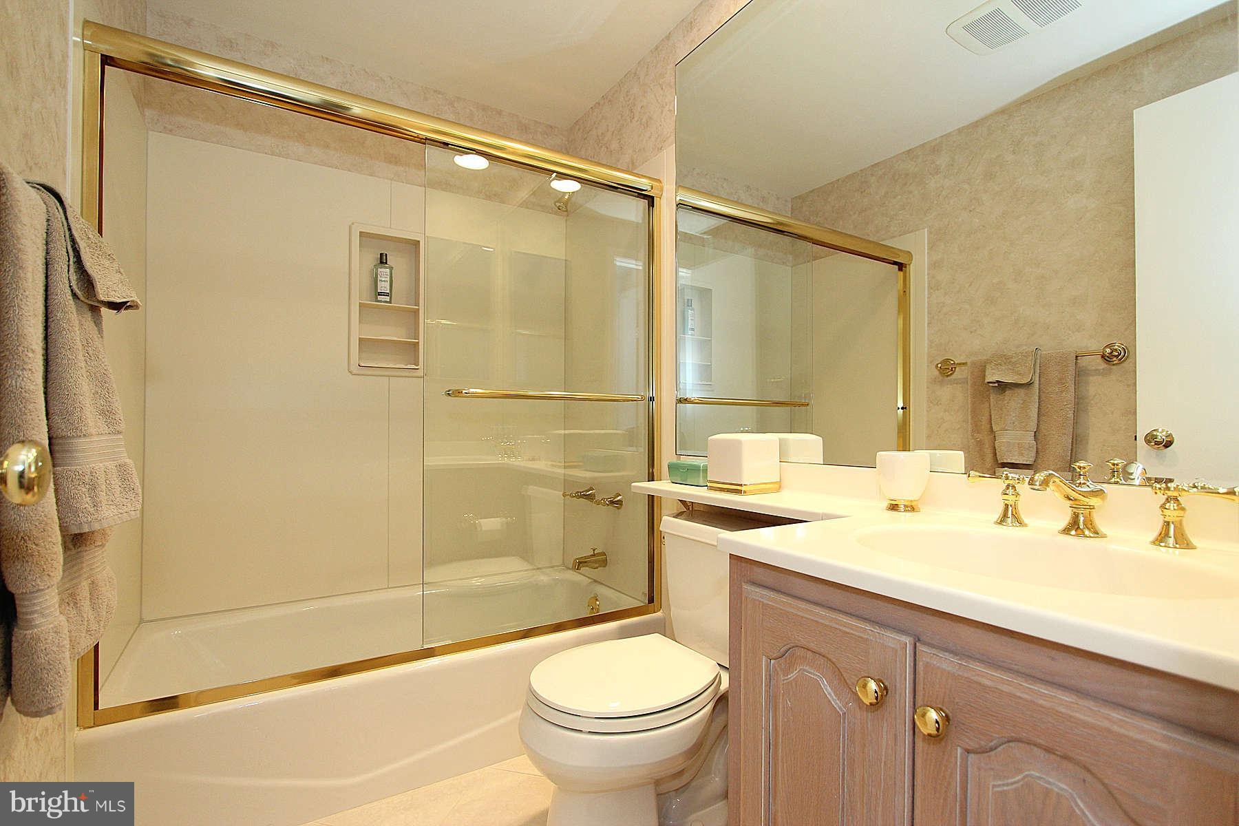 9800 Canal Road Gaithersburg, MD 20886 - Photo 27 of 30 Bath