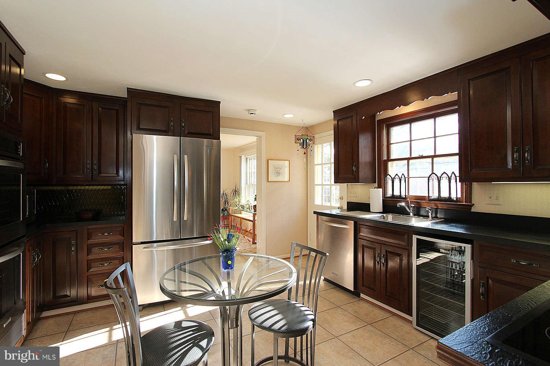 9800 Canal Road Gaithersburg, MD 20886 - Photo 10 of 30 Kitchen