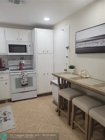 $2,300 | 1980 South Ocean Drive, Unit 9B, Hallandale Beach, FL 33009