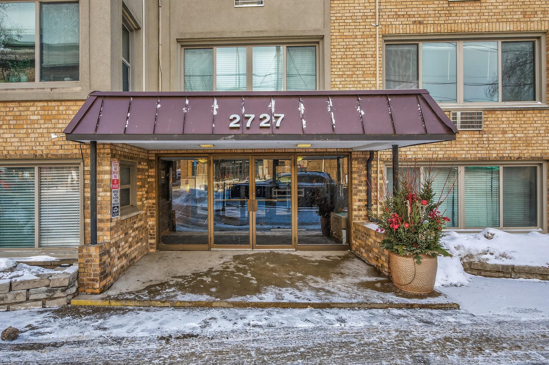 2727 West 43rd Street, Unit 201 Minneapolis, MN 55410 - Photo 3 of 15