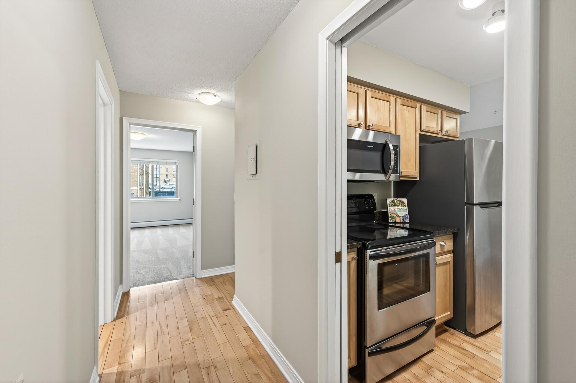 2727 West 43rd Street, Unit 201 Minneapolis, MN 55410 - Photo 6 of 15