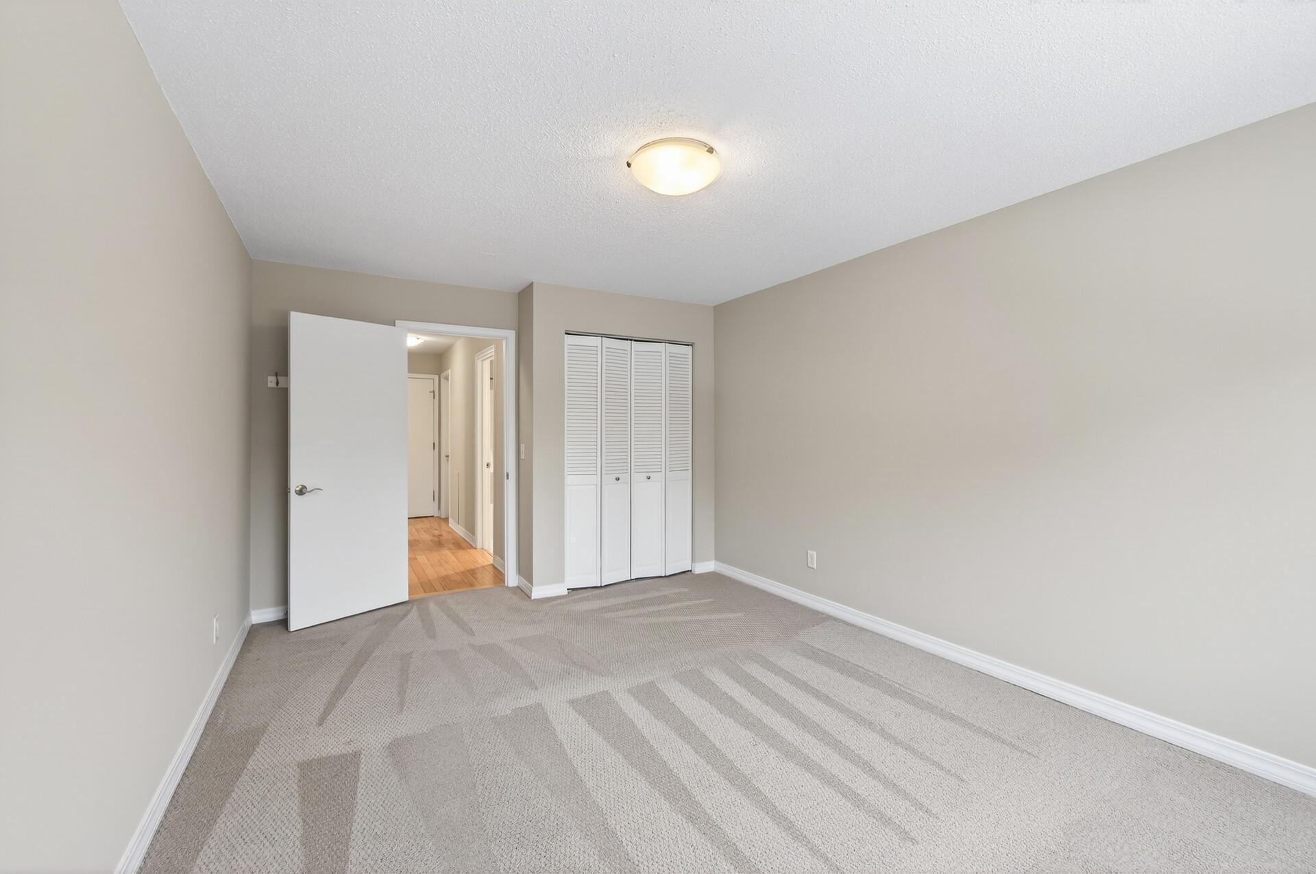 2727 West 43rd Street, Unit 201 Minneapolis, MN 55410 - Photo 10 of 15