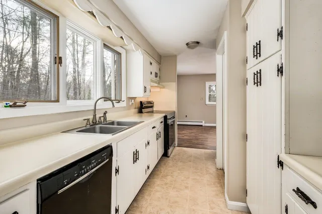 $530,000 | 87 Edgewater Drive, Barrington, NH 03825