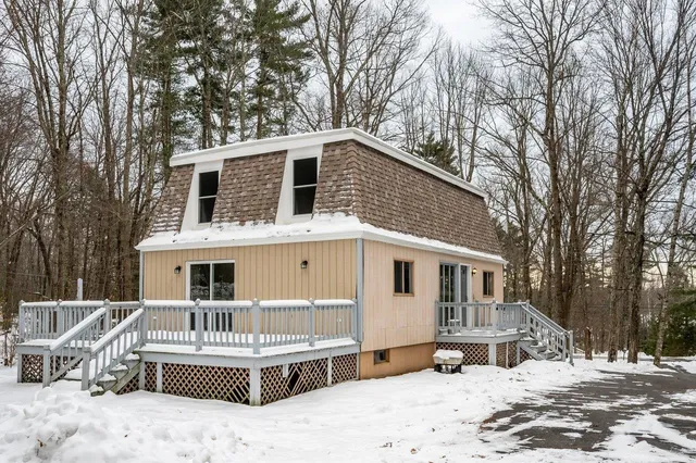 $530,000 | 87 Edgewater Drive, Barrington, NH 03825