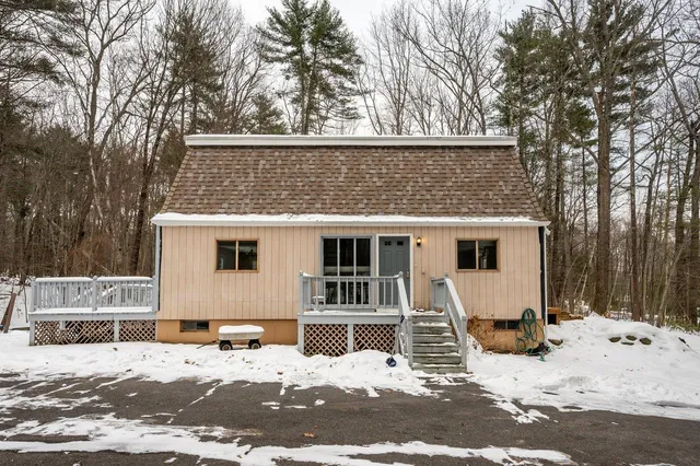 $530,000 | 87 Edgewater Drive, Barrington, NH 03825