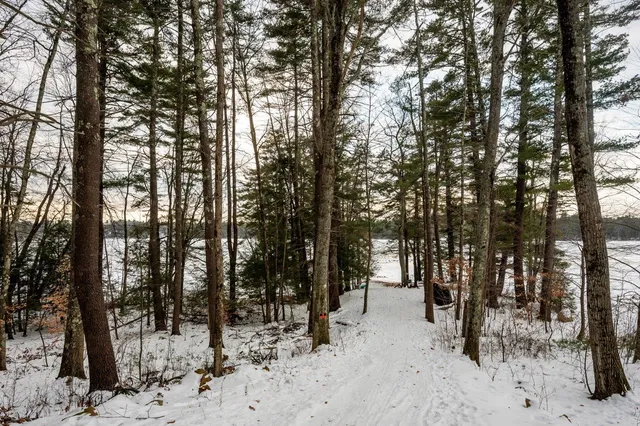 $530,000 | 87 Edgewater Drive, Barrington, NH 03825