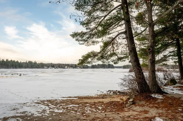 $530,000 | 87 Edgewater Drive, Barrington, NH 03825