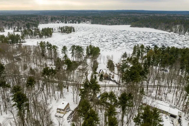 $530,000 | 87 Edgewater Drive, Barrington, NH 03825