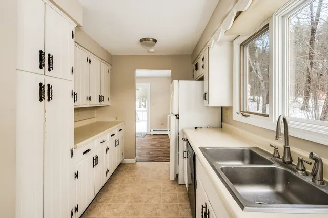 $530,000 | 87 Edgewater Drive, Barrington, NH 03825