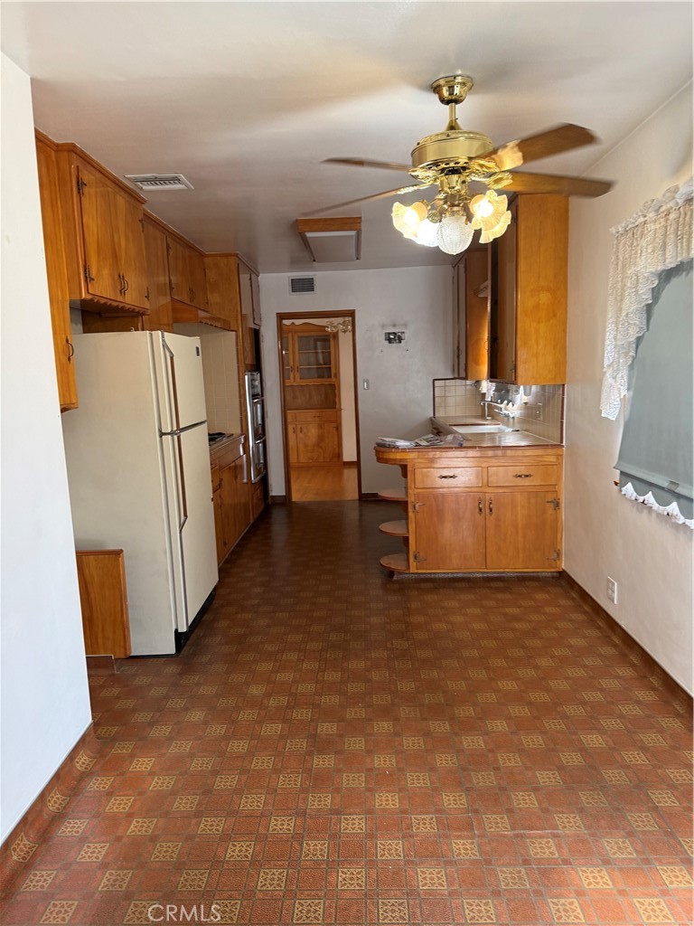 9470 Foster Road Bellflower, CA 90706 - Photo 5 of 8 Gallery Image 5