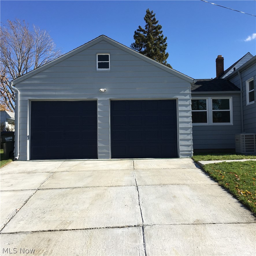 4089 Verona Road Cleveland, OH 44121 - Photo 4 of 26 Gallery Image 4
