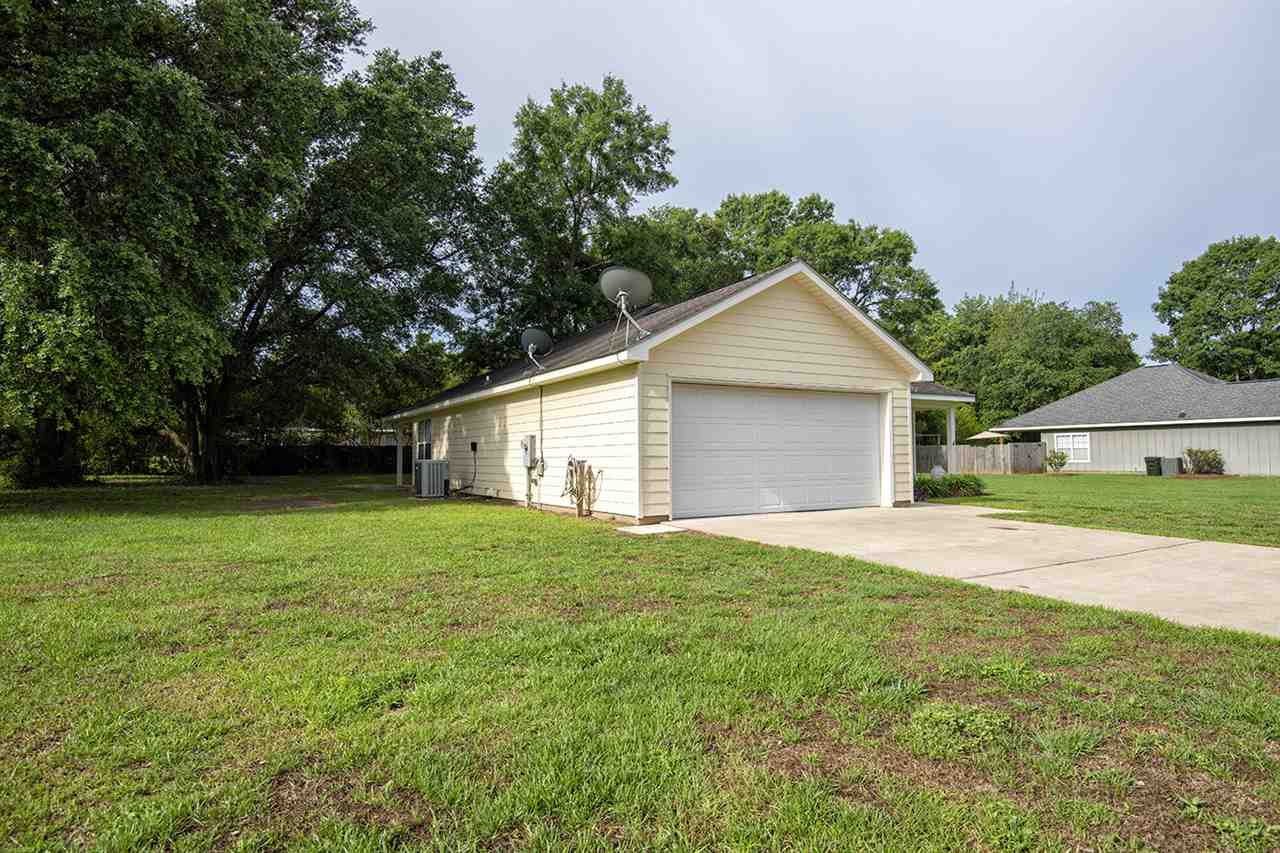 14611 Silveroaks Loop Silverhill, AL 36576 - Photo 5 of 24 Double Car Garage