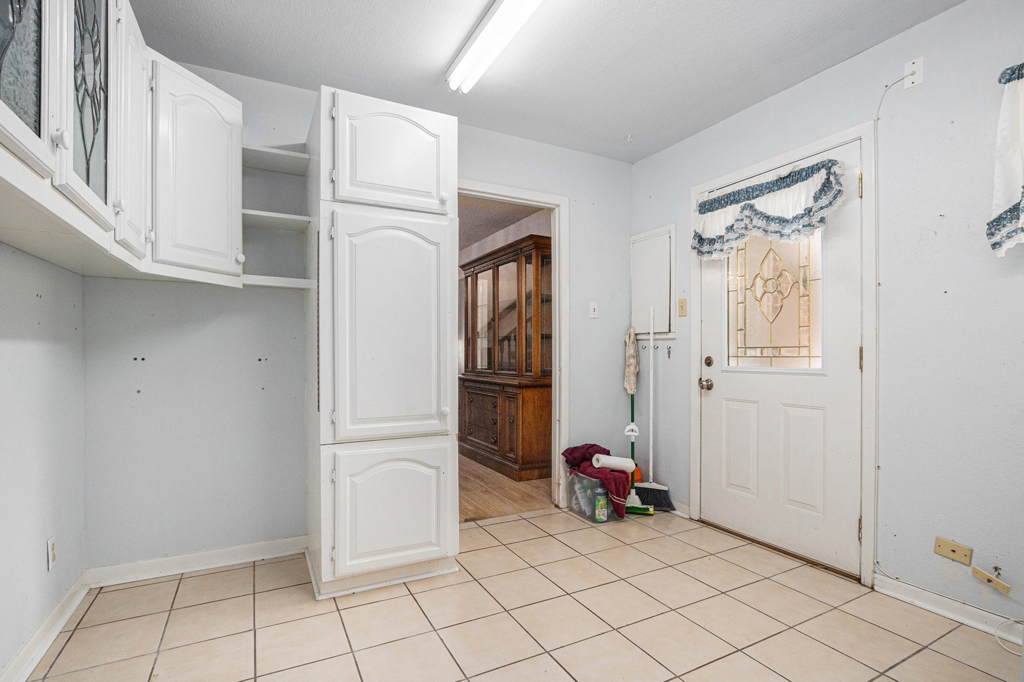 4709 Frontier Drive Houston, TX 77041 - Photo 13 of 18 a view of a livingroom with wooden floor and closet