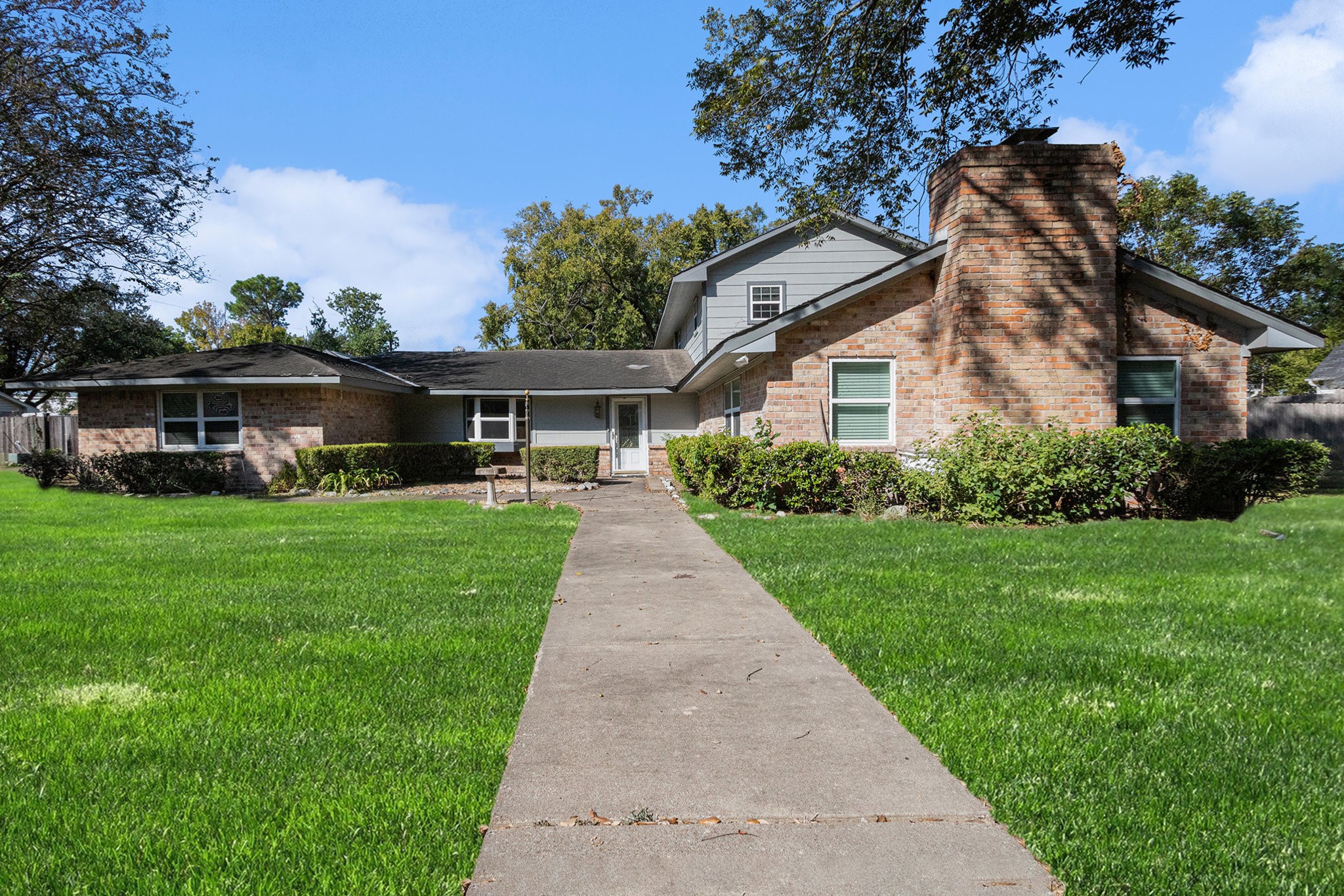 4709 Frontier Drive Houston, TX 77041 - Photo 2 of 20 a front view of house with yard and green space