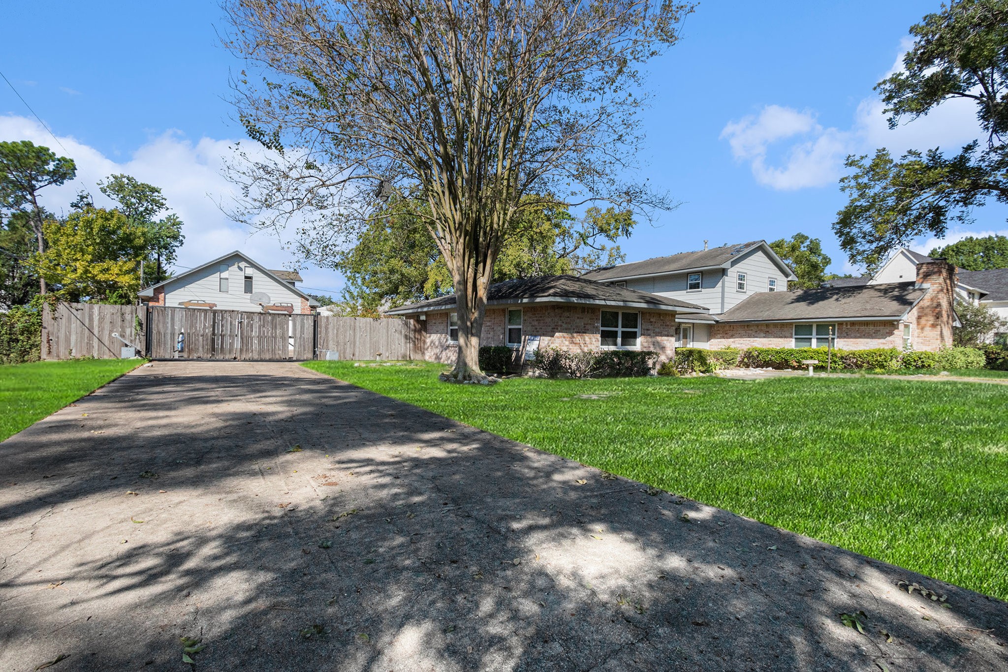 4709 Frontier Drive Houston, TX 77041 - Photo 6 of 18 a front view of a house with garden