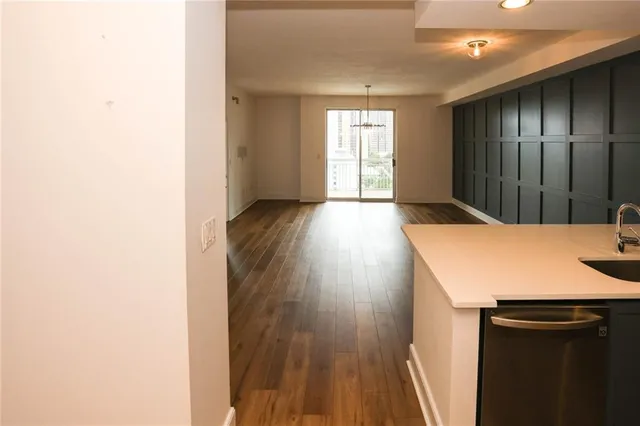 $320,000 | 285 Centennial Olympic Park Drive Northwest, Unit 1606, Atlanta, GA 30313