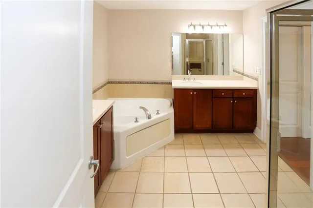 $320,000 | 285 Centennial Olympic Park Drive Northwest, Unit 1606, Atlanta, GA 30313