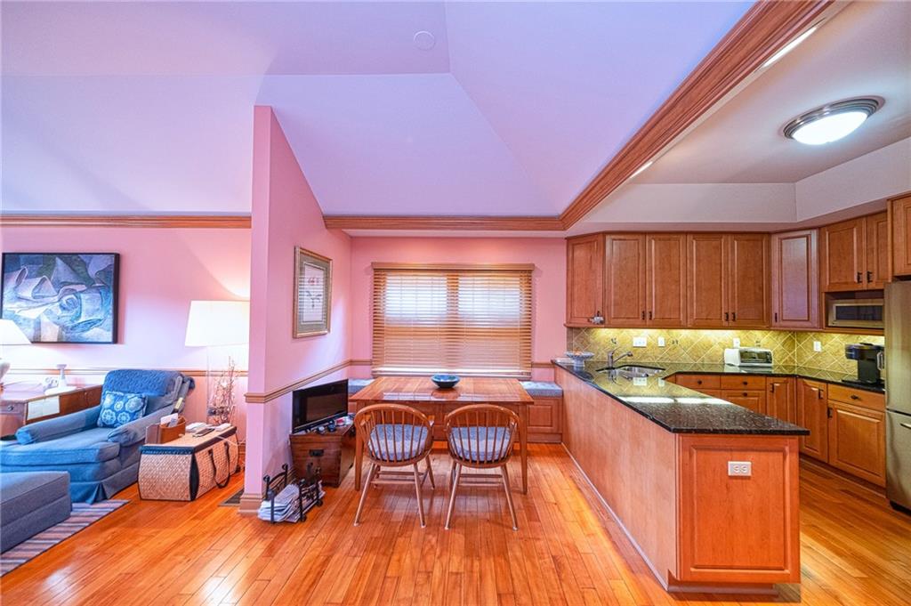 515 Farndale Road Pittsburgh, PA 15215 - Photo 9 of 25 Gallery Image 9