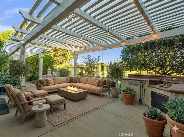 $1,699,900 | 2972 Avenida De Autlan, Camarillo, CA 93010