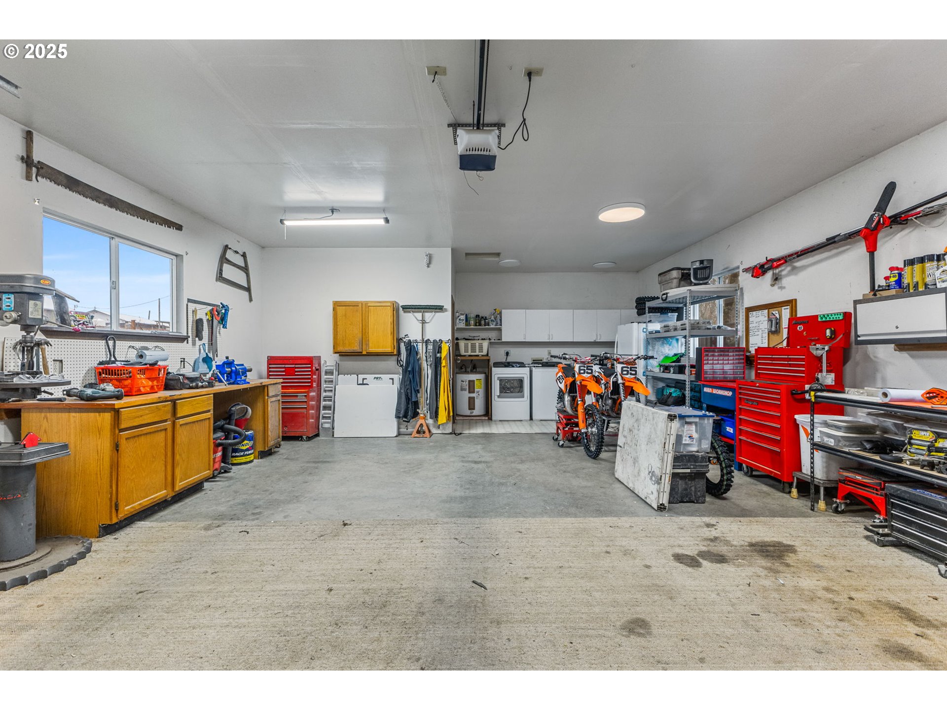 17576 North Abiqua Road Silverton, OR 97381 - Photo 31 of 40 a view of a storage in a room