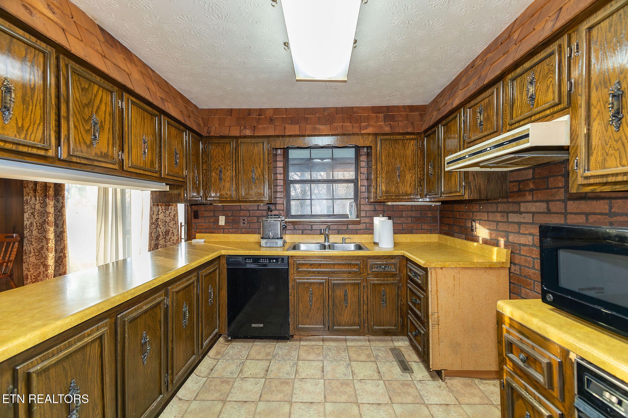 613 Patton Ferry Road Kingston, TN 37763 - Photo 12 of 37 Gallery Image 12